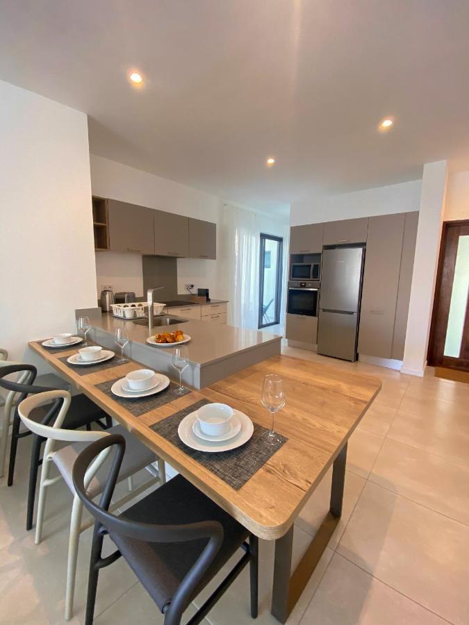 Eastern Blue - Sea View Luxury Apartment Poste Lafayette Luaran gambar